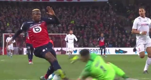  门兴格拉德巴赫定位球战术奏效，绝杀劲旅取三分