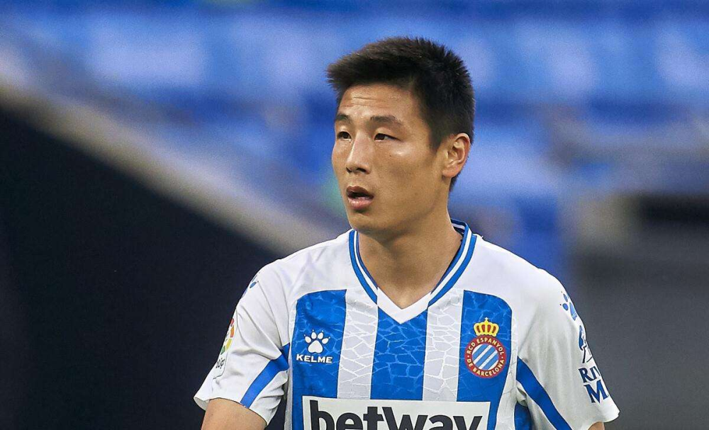  比勒菲尔德老将宝刀不老，替补登场绝杀救主  